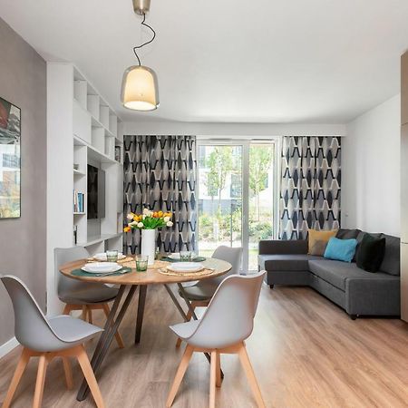 Fort Wola Apartments Warsaw By Noclegi Renters ภายนอก รูปภาพ