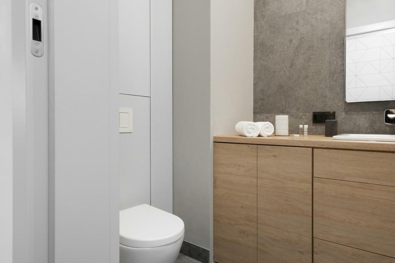 Fort Wola Apartments Warsaw By Noclegi Renters ภายนอก รูปภาพ