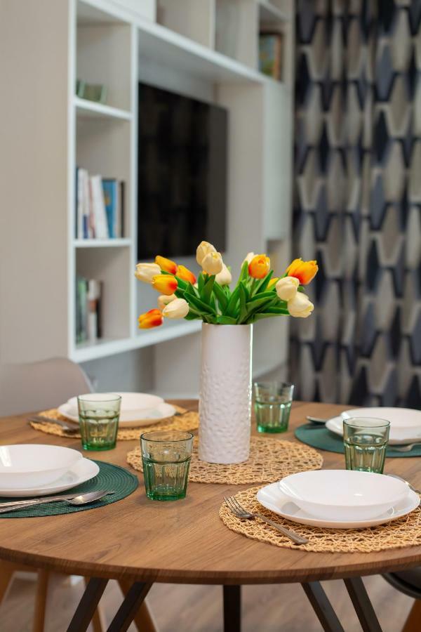 Fort Wola Apartments Warsaw By Noclegi Renters ภายนอก รูปภาพ