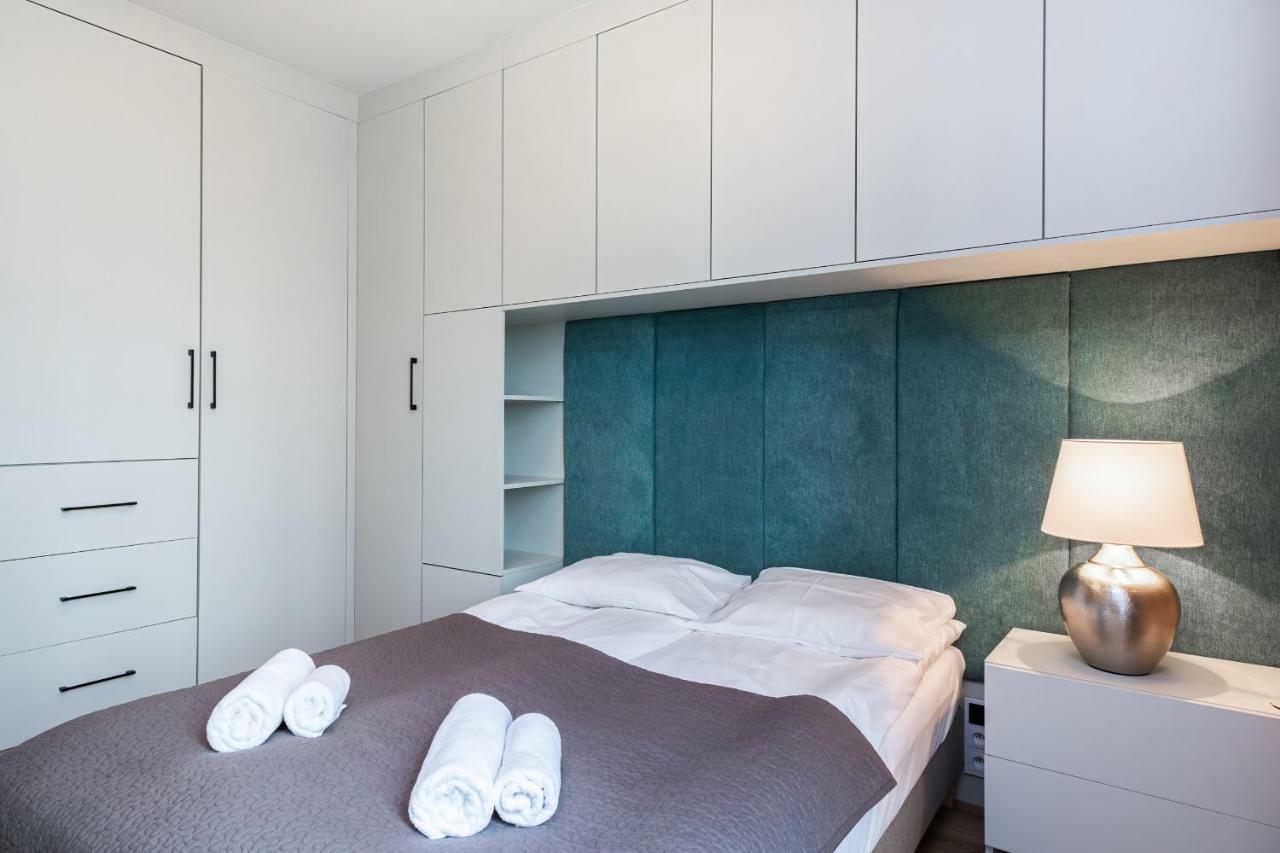 Fort Wola Apartments Warsaw By Noclegi Renters ภายนอก รูปภาพ